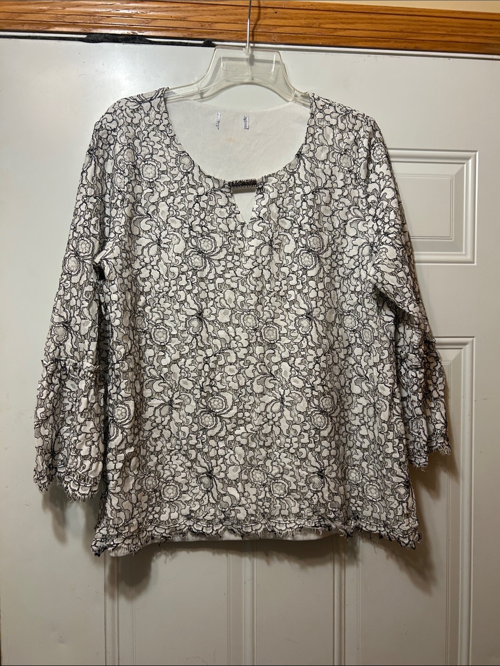 Black & White Lace Top XL